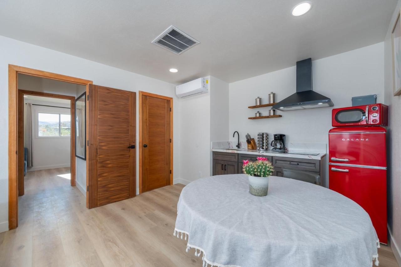 @ Marbella Lane - Rainbow House Glampers Paradise Joshua Tree Extérieur photo